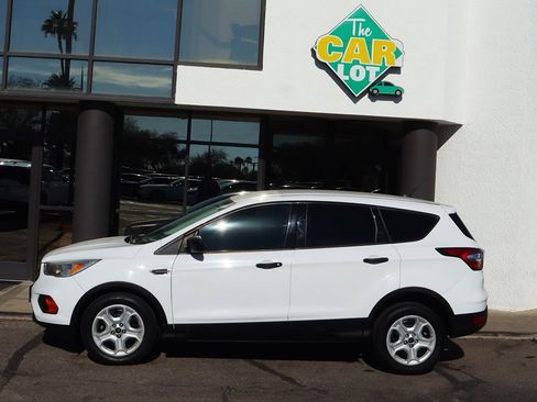 Used 2017 Ford Escape S image 8