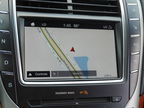 Used 2019 Lincoln Nautilus Reserve image 18