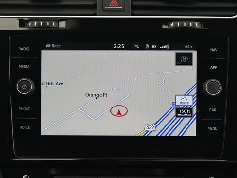 Used 2018 Volkswagen Golf R 4-Door image 32