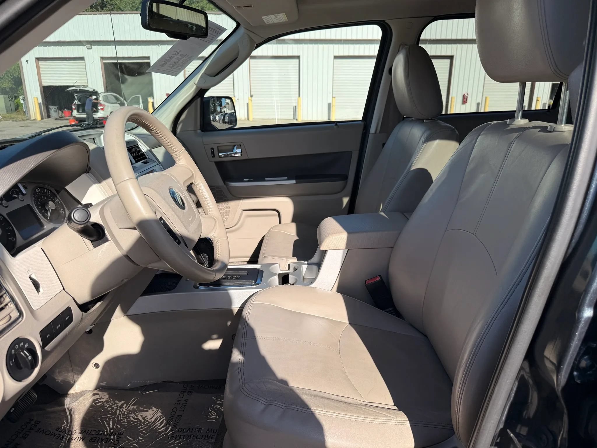 Used 2010 Mercury Mariner Premier FWD image 2