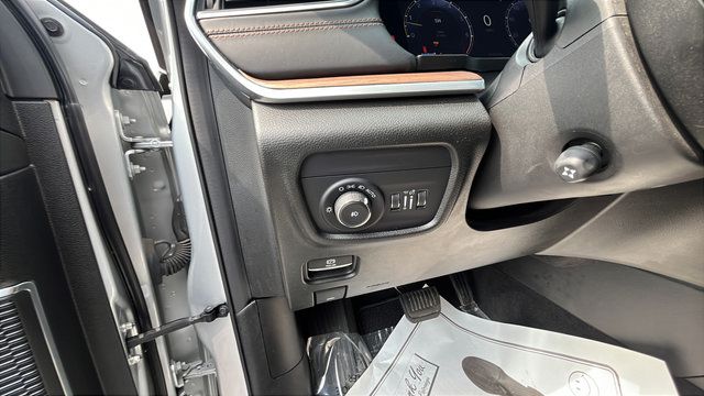 Certified 2023 Jeep Grand Cherokee L Summit AWD/4WD image 11
