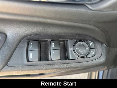 Used 2020 Chevrolet Equinox LT w/ Driver Convenience Package FWD image 12