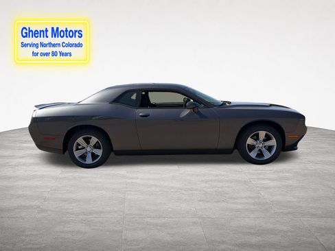 Used 2019 Dodge Challenger SXT RWD image 6