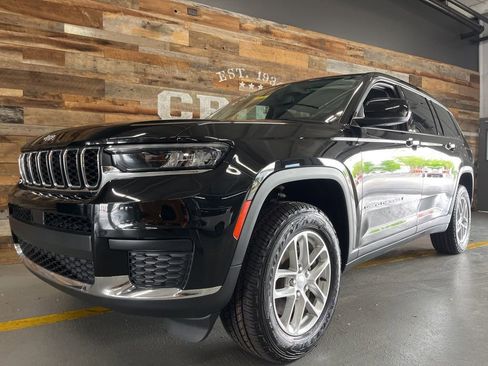 Used 2023 Jeep Grand Cherokee L Laredo AWD/4WD image 15
