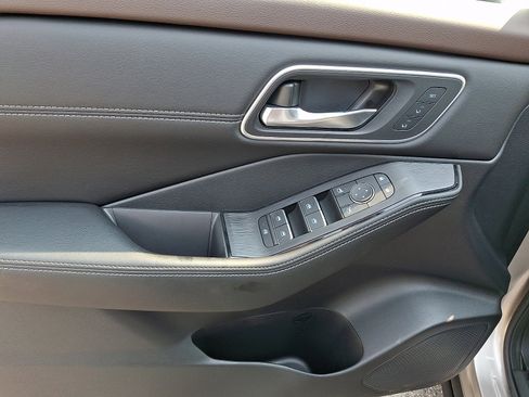 Certified 2023 Nissan Rogue Platinum w/ Platinum Premium Package AWD/4WD image 14