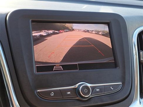 Used 2023 Chevrolet Equinox LS image 14