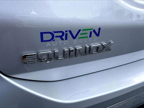 Used 2021 Chevrolet Equinox LT FWD image 32