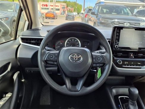 Used 2022 Toyota Corolla LE image 15