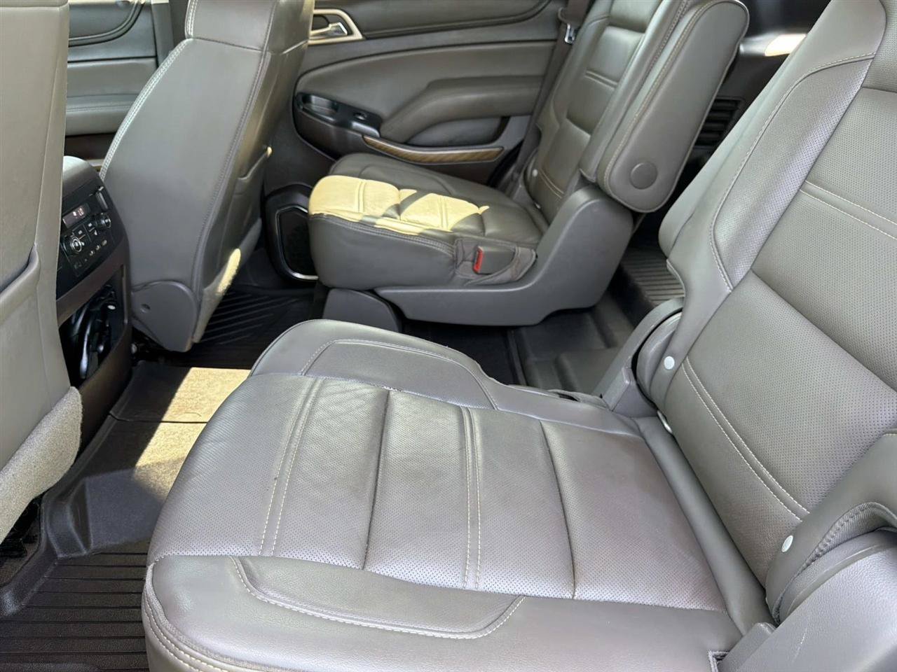 Used 2018 GMC Yukon Denali w/ Open Road Package RWD image 16