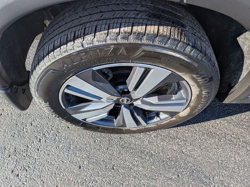 Used 2023 Nissan Rogue SL image 9