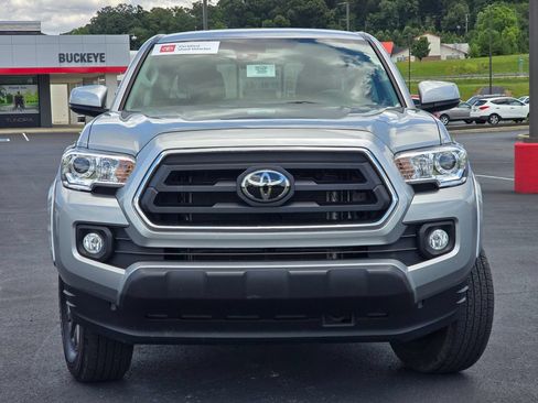 Certified 2023 Toyota Tacoma SR5 AWD/4WD image 3
