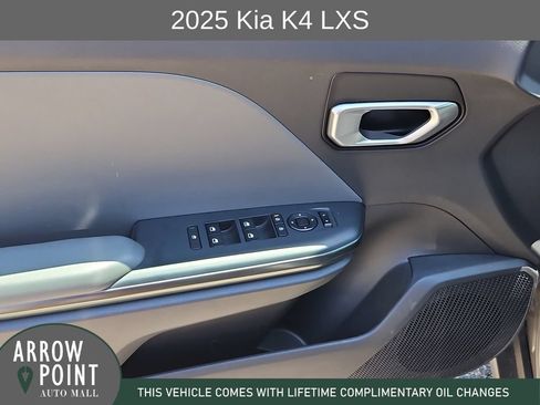 Used 2025 Kia K4 FWD image 21