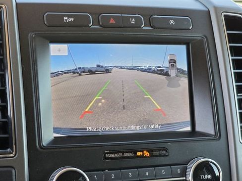 Used 2020 Ford Expedition Max XLT w/ Equipment Group 202A image 10