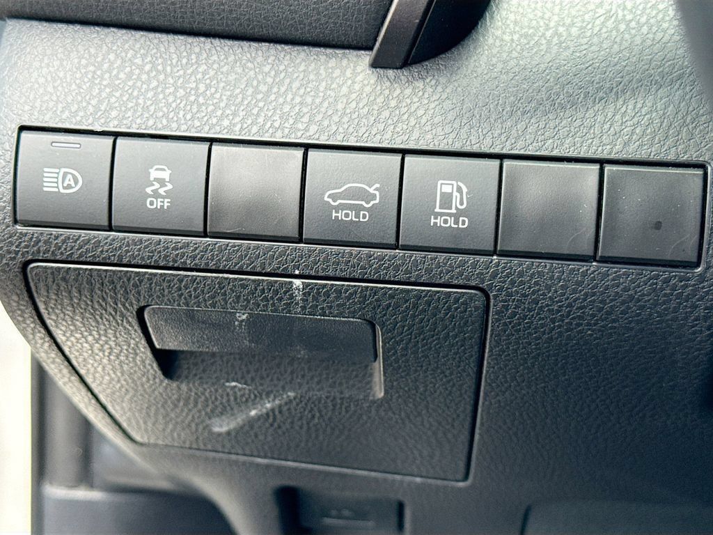 Used 2023 Toyota Camry SE FWD image 31