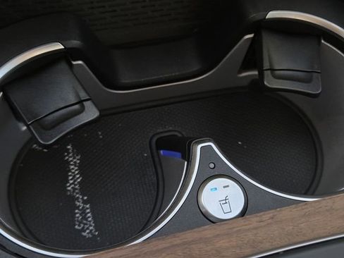 Used 2024 Mercedes-Benz GLS 450 4MATIC image 8