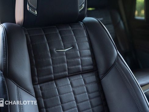 Used 2023 Cadillac Escalade V w/ LPO, ONYX Package image 26