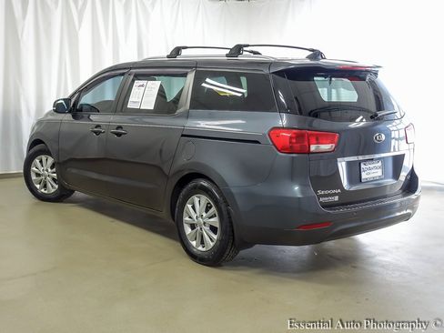 Used 2018 Kia Sedona LX w/ LX Essentials Premium Package image 8