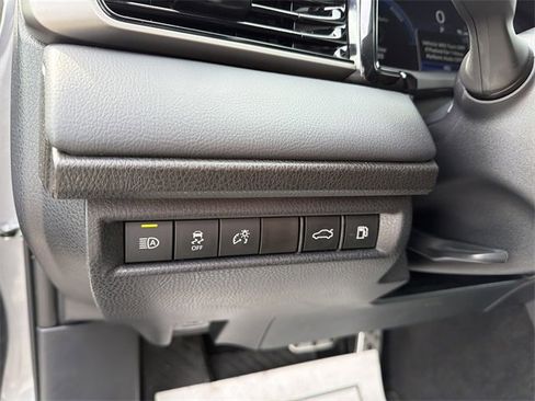 Used 2025 Toyota Camry XSE image 17