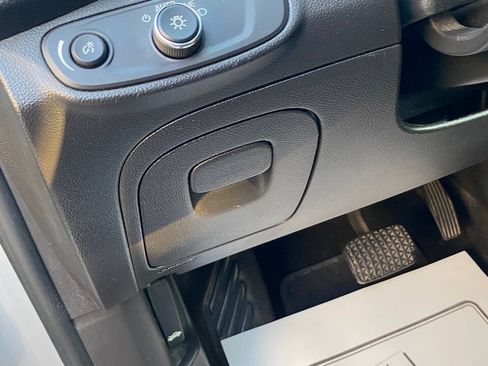 Used 2019 Chevrolet Trax LT w/ LT Convenience Package FWD image 25