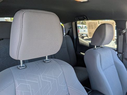 Used 2019 Toyota Tacoma TRD Off-Road w/ Technology Package AWD/4WD image 3