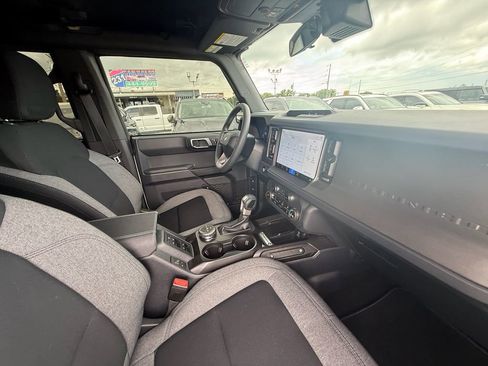 Used 2025 Ford Bronco 4-Door AWD/4WD image 25