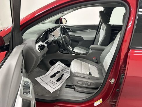 Certified 2023 Chevrolet Bolt EUV Premier w/ Sun & Sound Package FWD image 9