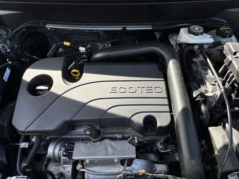 Used 2024 Chevrolet Equinox LT AWD/4WD image 17