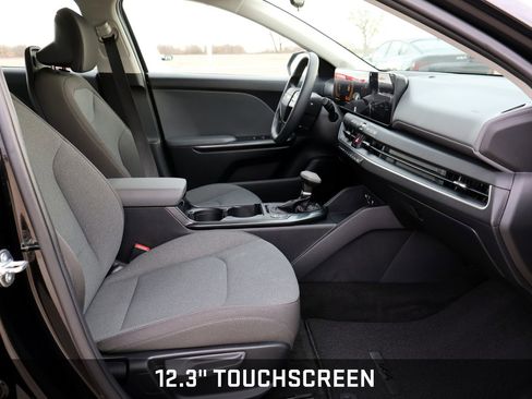 Used 2025 Kia K4 LXS image 12