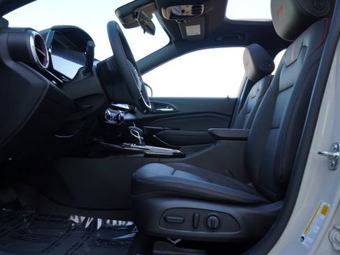 New 2026 Chevrolet Trax RS w/ Sunroof Package image 27