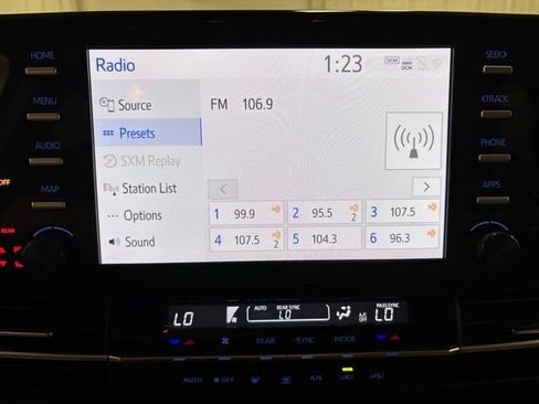 Used 2023 Toyota Sienna LE FWD image 18