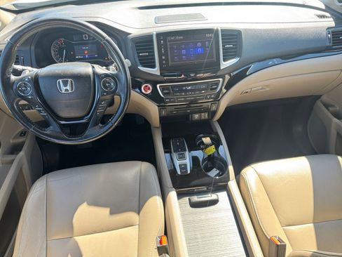 Used 2017 Honda Pilot Touring image 14