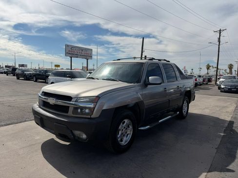 Used 2003 Chevrolet Avalanche 2WD image 3