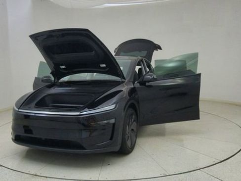Used 2026 Tesla Model Y 2WD image 70