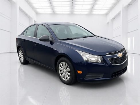 Used 2011 Chevrolet Cruze LS w/ Connectivity Package FWD image 2
