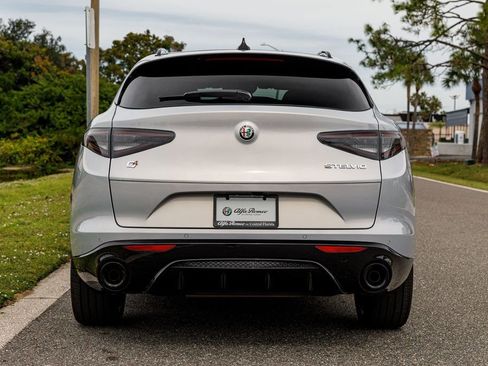 New 2025 Alfa Romeo Stelvio Sprint image 4