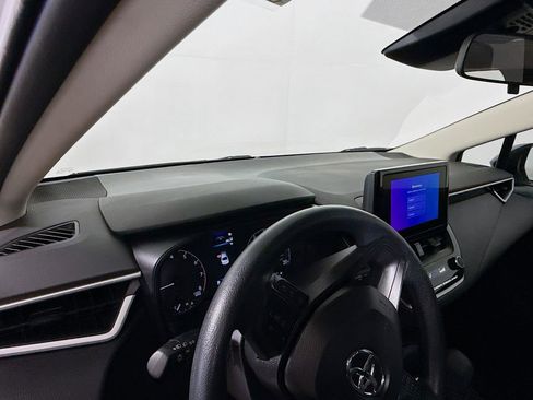 Used 2025 Toyota Corolla LE image 27