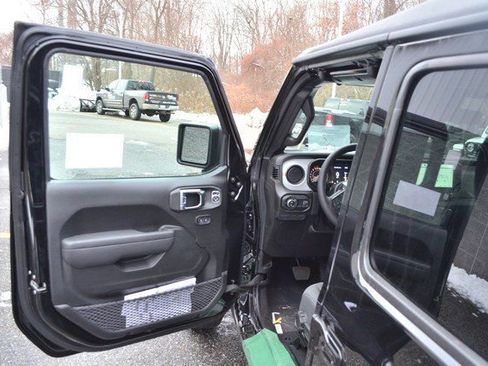 New 2026 Jeep Gladiator Sport image 12