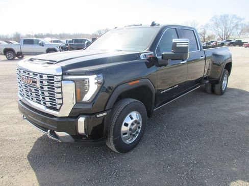 New 2026 GMC Sierra 3500 Denali w/ Denali Reserve Package AWD/4WD image 10