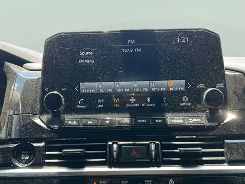 Used 2025 Nissan Pathfinder Platinum FWD image 22