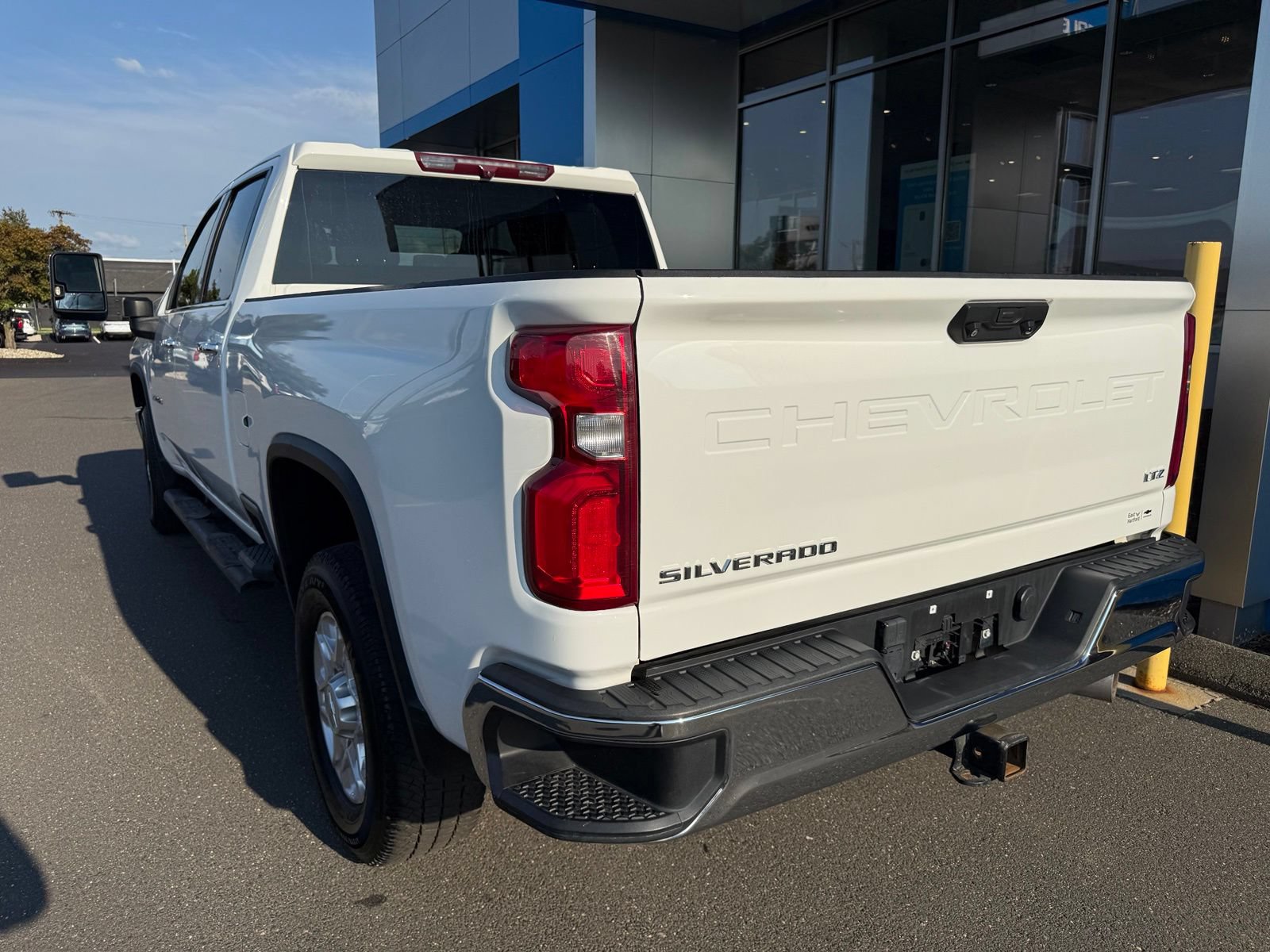 Used 2023 Chevrolet Silverado 2500 LTZ w/ Gooseneck/5TH Wheel Package AWD/4WD image 6