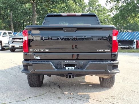 Used 2020 Chevrolet Silverado 1500 Custom w/ Custom Value Package AWD/4WD image 7