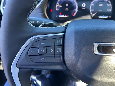 New 2025 Jeep Grand Cherokee Laredo image 21