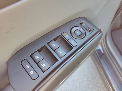 Certified 2026 Kia EV9 Light image 23