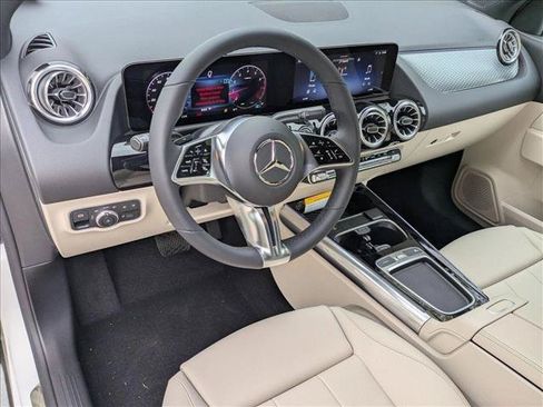 Used 2026 Mercedes-Benz GLA 250 4MATIC image 3