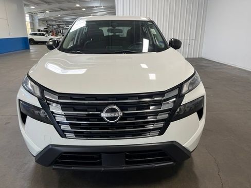 Used 2024 Nissan Rogue S FWD image 8