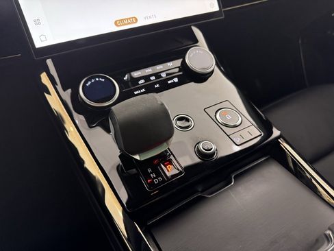 Used 2023 Land Rover Range Rover Sport SE image 23