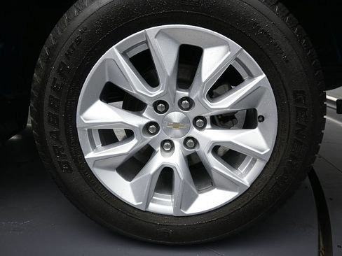 Used 2024 Chevrolet Silverado 1500 Custom image 10