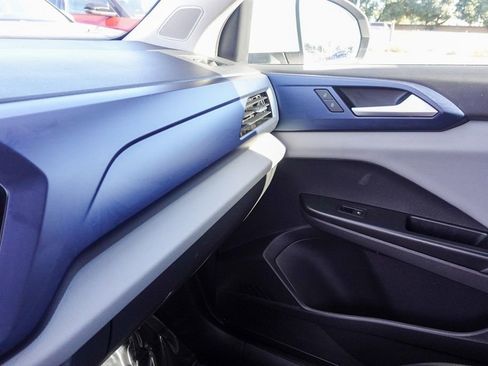 Used 2022 Volkswagen Taos SE image 22