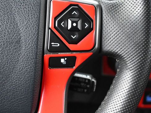 Used 2020 Toyota Tacoma Limited image 9