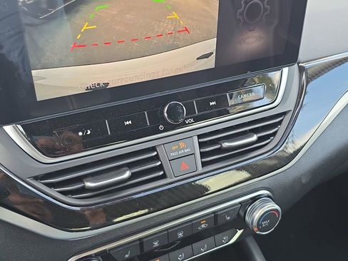 Used 2024 Nissan Altima 2.5 SR w/ SR Premium Package image 29